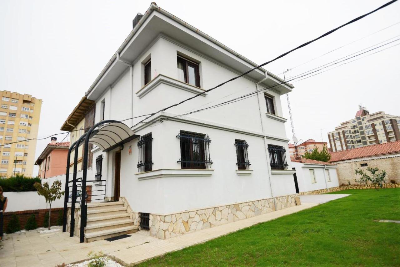 Housing Leon Casa Con Jardin Villa Luaran gambar