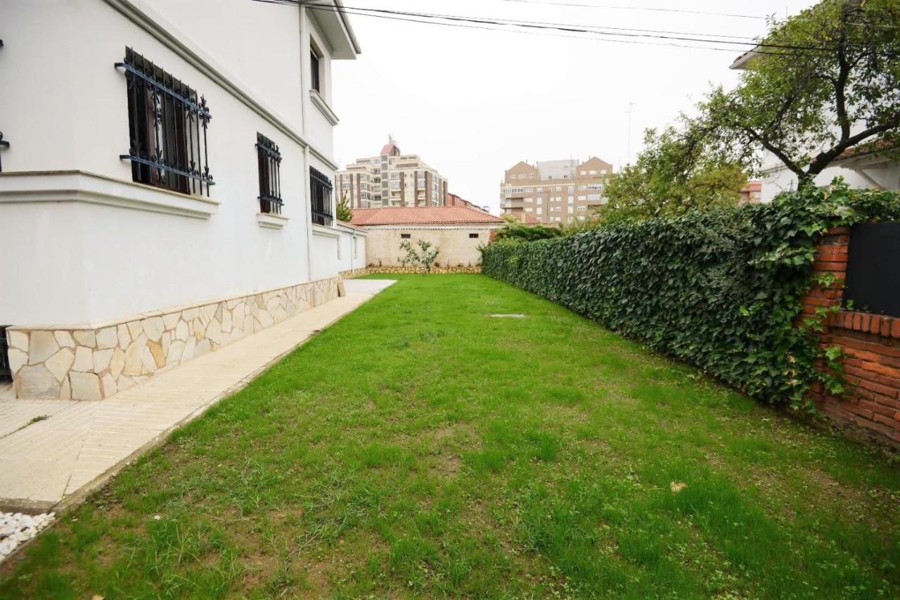 Housing Leon Casa Con Jardin Villa Luaran gambar