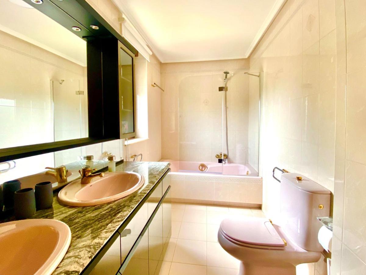 Housing Leon Casa Con Jardin Villa Luaran gambar