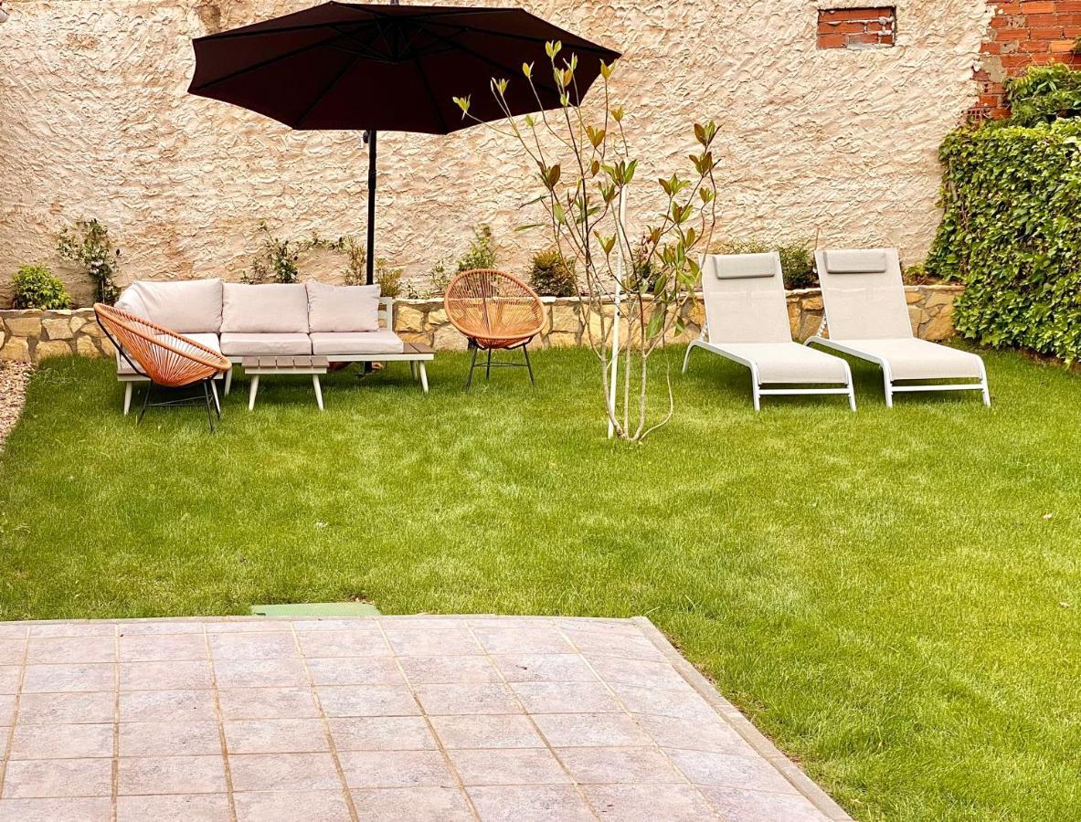 Housing Leon Casa Con Jardin Villa Luaran gambar
